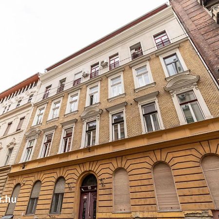 2 Bedroom 107 M2 Loft With Balcony بودابست المظهر الخارجي الصورة