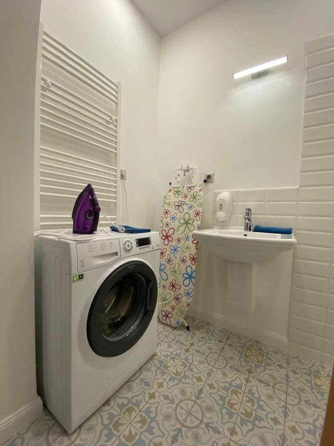 2 Bedroom 107 M2 Loft With Balcony بودابست المظهر الخارجي الصورة
