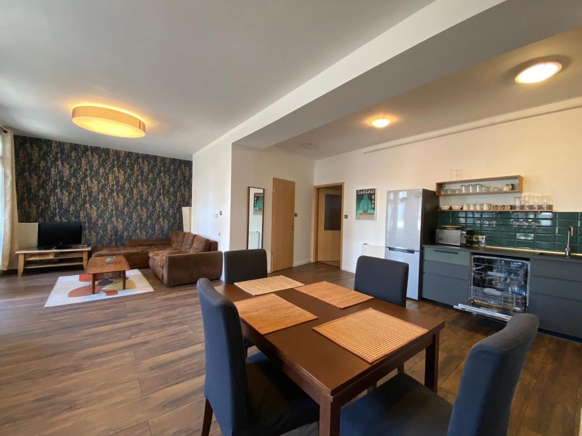 2 Bedroom 107 M2 Loft With Balcony بودابست المظهر الخارجي الصورة