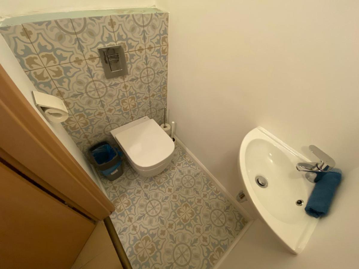 2 Bedroom 107 M2 Loft With Balcony بودابست المظهر الخارجي الصورة
