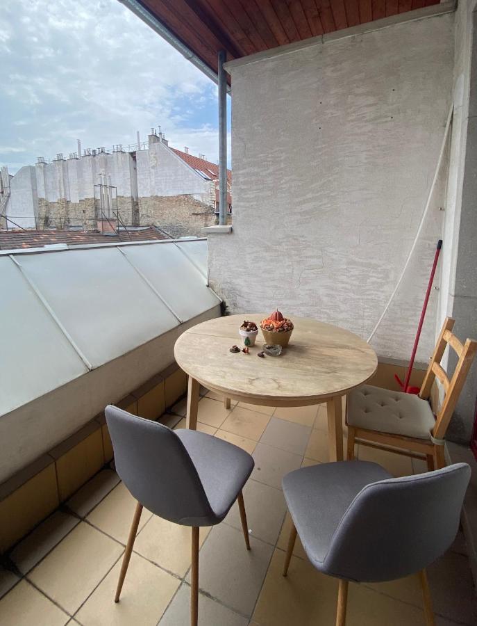 2 Bedroom 107 M2 Loft With Balcony بودابست المظهر الخارجي الصورة